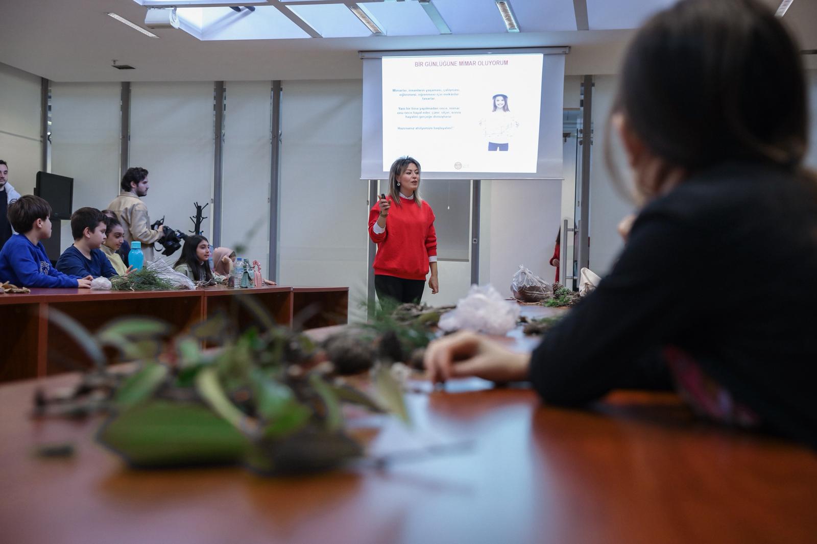 Çocuklar bir günlüğüne mimar oldu