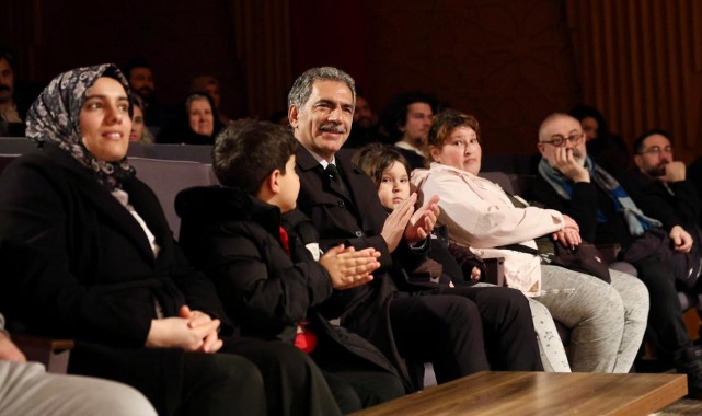 Gemlik’te Ramazan Akşamına Orta Oyunu Renk Kattı