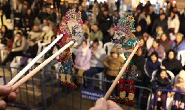 Hacivat İle Karagöz Gölge Oyunu İzleyiciden Tam Not Aldı