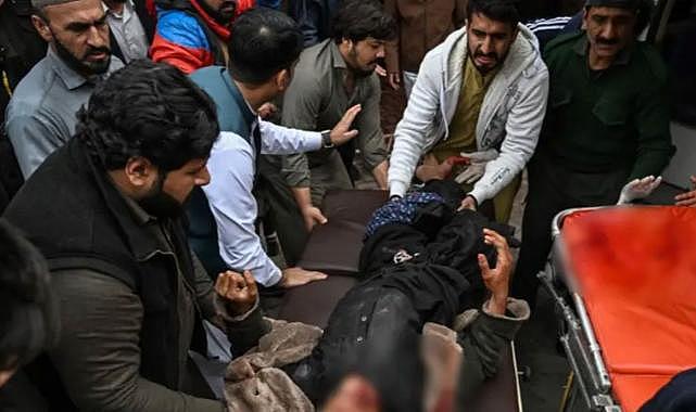 İslamabad’da camide patlama! 