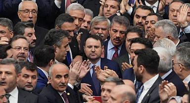 Meclis’te yemin kavgası