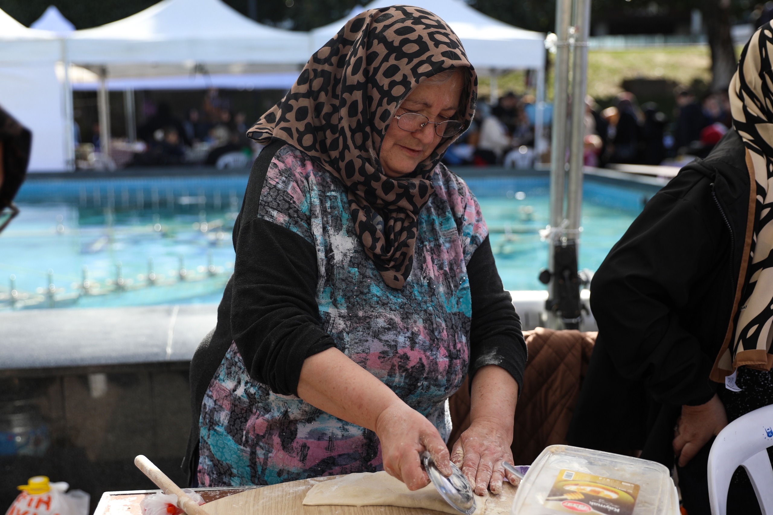‘Meydan Kadınların’ dayanışma pazarı doldu taştı