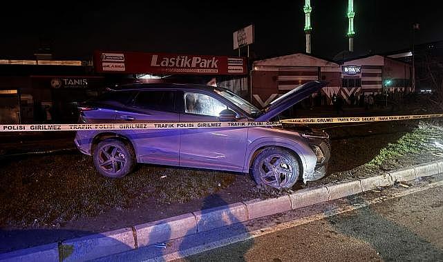 Sollama yaparken yayalara çarptı