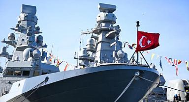 Türk donanması Hollanda basınını büyüledi