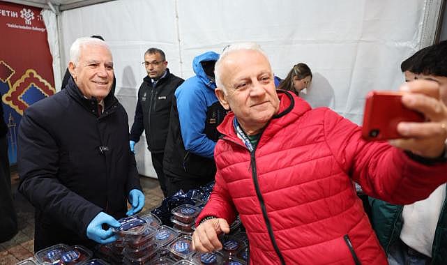 Ulu Cami'de Ramazan'a tatlı başlangıç