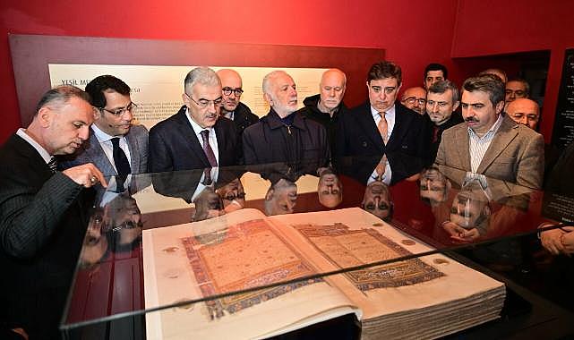 700 yıllık Kur’an-ı Kerim Bursa’da ziyarete açıldı