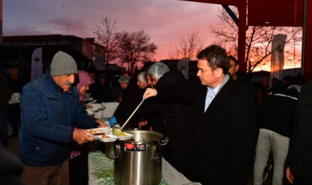 Başkan Erkan Aydın Panayır’da Vatandaşlarla Gönül Sofrasında Buluştu