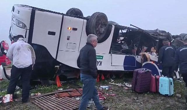 Bayram sabahı feci kaza! 2 ölü, 19 yaralı