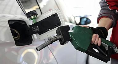 Benzin fiyatları zirveleri zorluyor