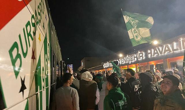 Binlerce Bursasporlu Yenişehir'e akın etti! Mustafa Er ve futbolculara sevgi seli…