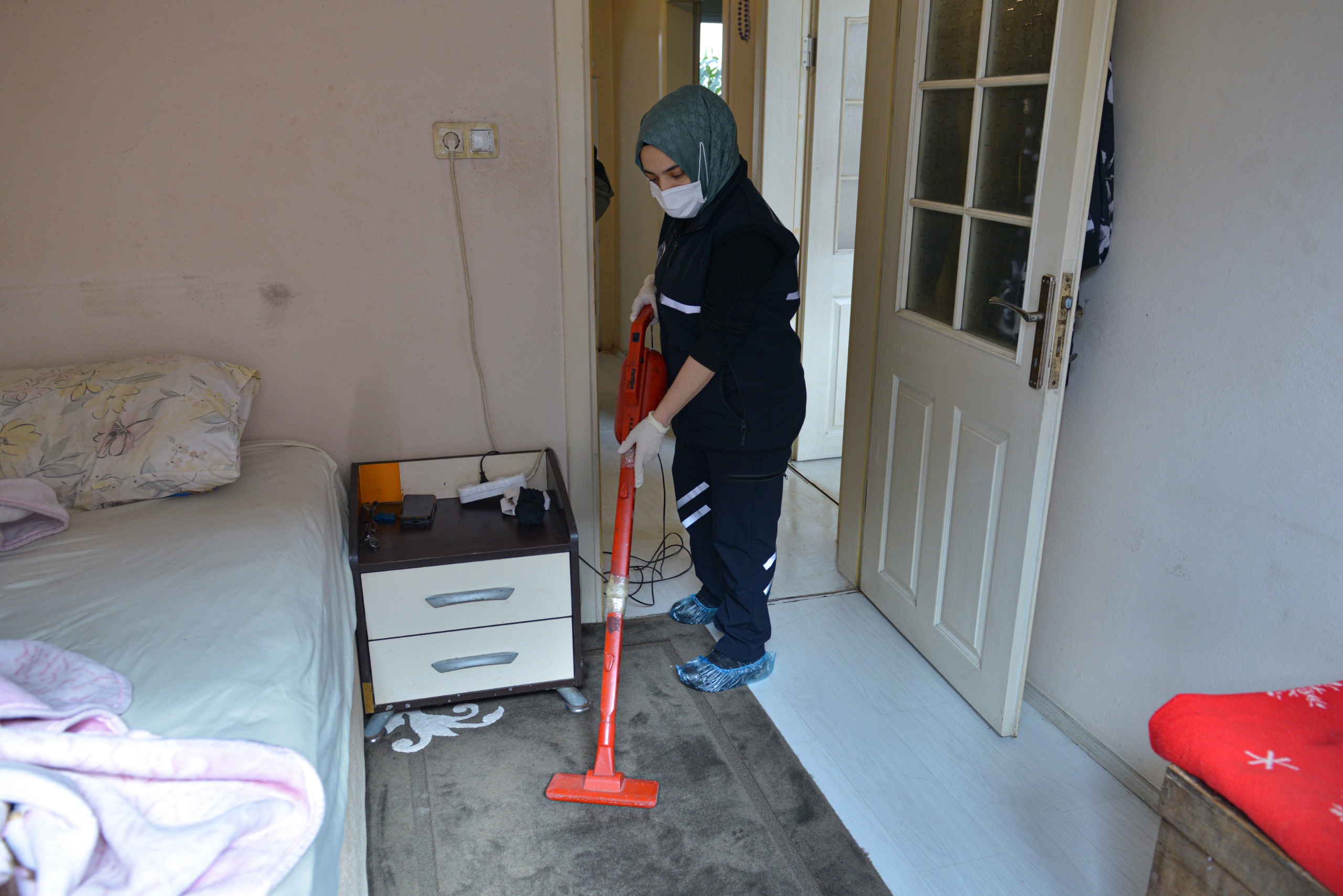 Bursa Büyükşehir evde bakım ve temizlik hizmetiyle gönüllere dokunuyor