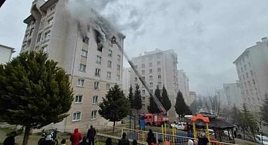 Bursa’da 8 katlı binada yangın