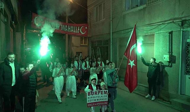 Bursa’da Balkan sahuru: Şarkıyla uyandırdılar, sokak sokak dolaşıp börek topladılar