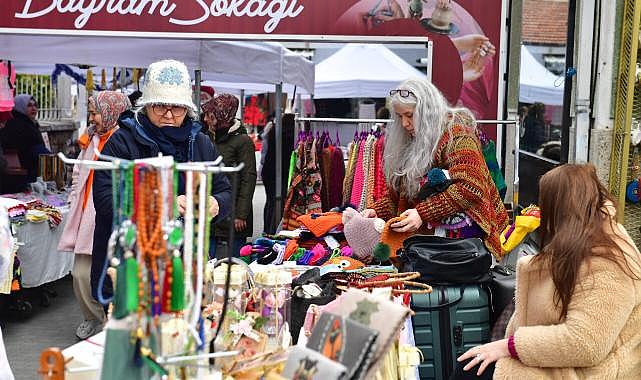 Bursa’da Bayram Sokağı kapılarını açtı