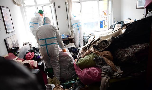 Bursa’da bir evden 4 kamyon çöp çıktı