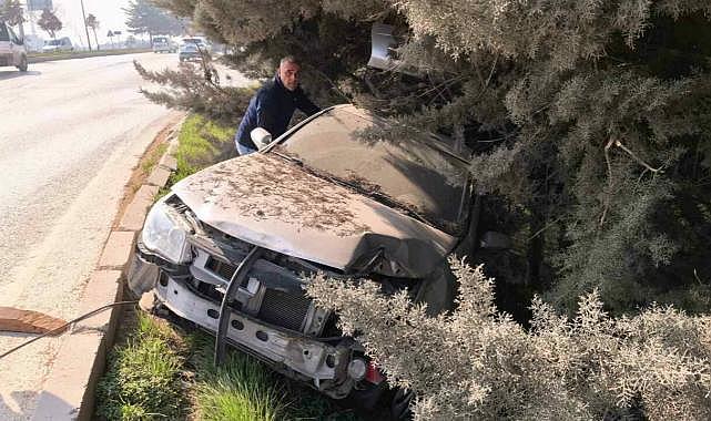 Bursa’da feci kaza: Ağaçlık alana uçtu