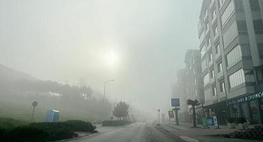 Bursa’da göz gözü görmedi! Sis, esir aldı…