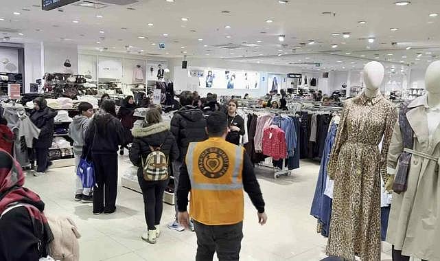 Bursa’da ihtiyaç sahibi 400 çocuğa bayram sevinci!