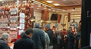 Bursa’da vatandaşlar kasaplara akın etti