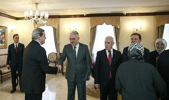 Bursa protokolü Valilikte bayramlaştı