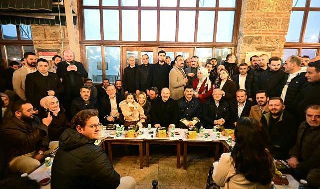 Bursa sahurda buluştu! Varank’tan birlik mesajı…