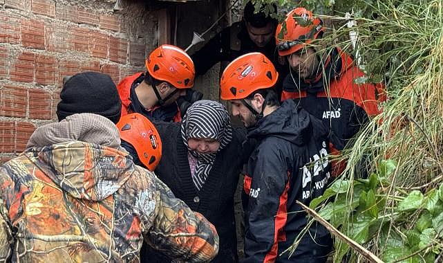 Evine toprak kayan kadın böyle kurtarıldı