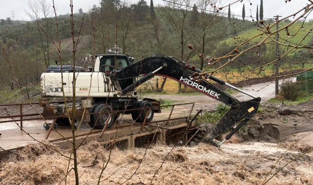 Gemlik Belediyesinden Kuvvetli Yağış Mesaisi