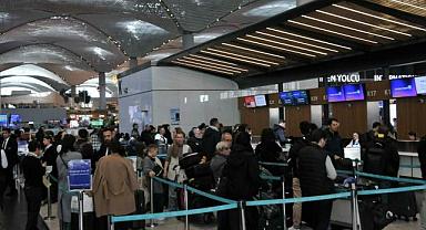 Havalimanlarında tatil yoğunluğu başladı