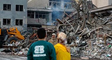 İran’da ölü sayısı 867’ye yükseldi