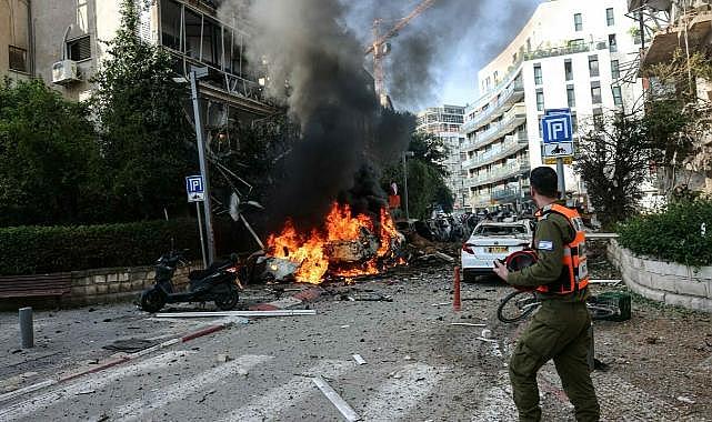 İran Tel Aviv’i vurdu