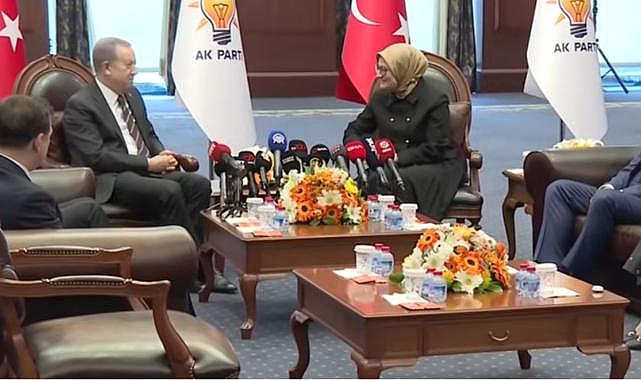 MHP’den AK Parti’ye bayram ziyareti