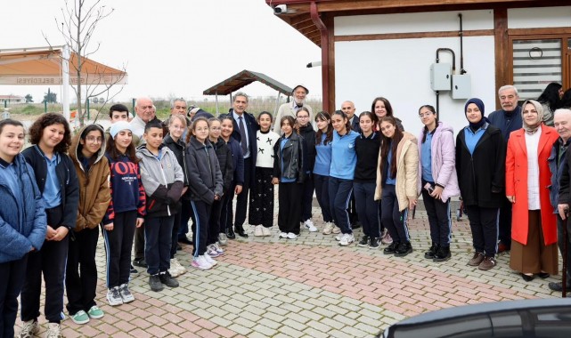 Miniklerden Yaşlı Konukevi'ne Ziyaret