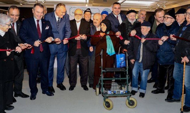 Olgun gençler, Yaşlılara Saygı Haftası'nda hünerlerini sergiledi