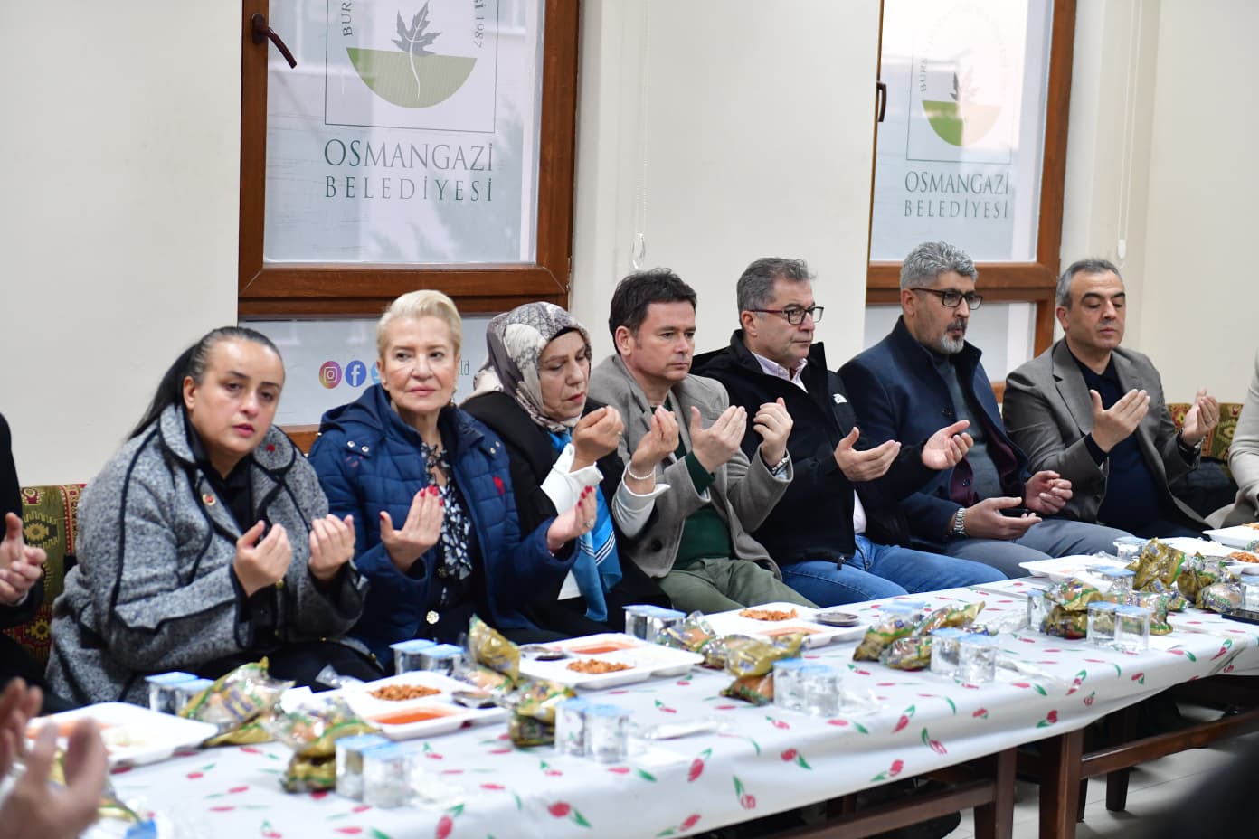 Osmangazi’de Ramazan Hem Sofralarda Hem Meydanlarda Yaşanıyor
