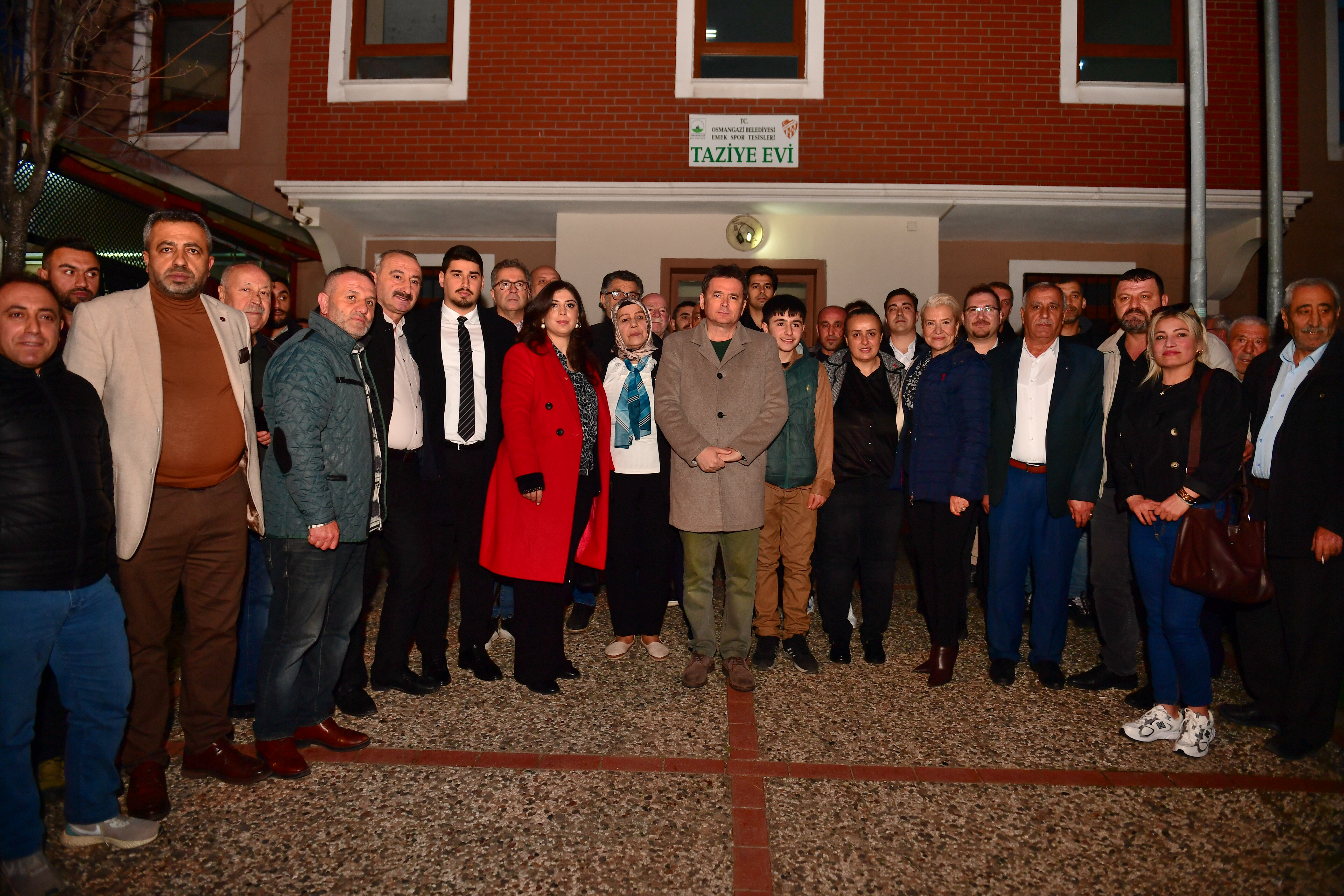 Osmangazi’de Ramazan Hem Sofralarda Hem Meydanlarda Yaşanıyor