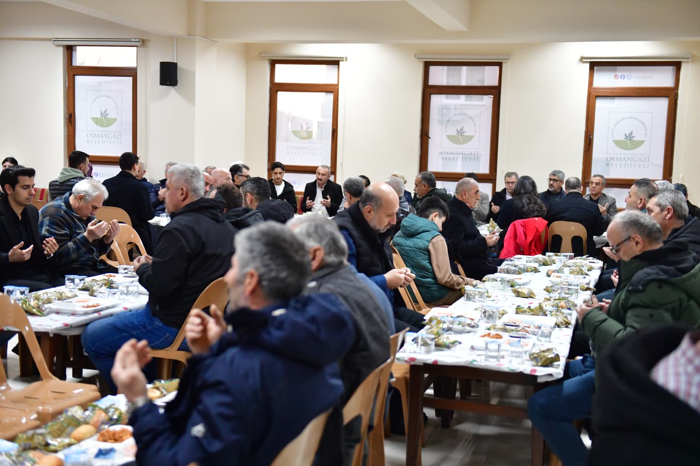 Osmangazi’de Ramazan Hem Sofralarda Hem Meydanlarda Yaşanıyor