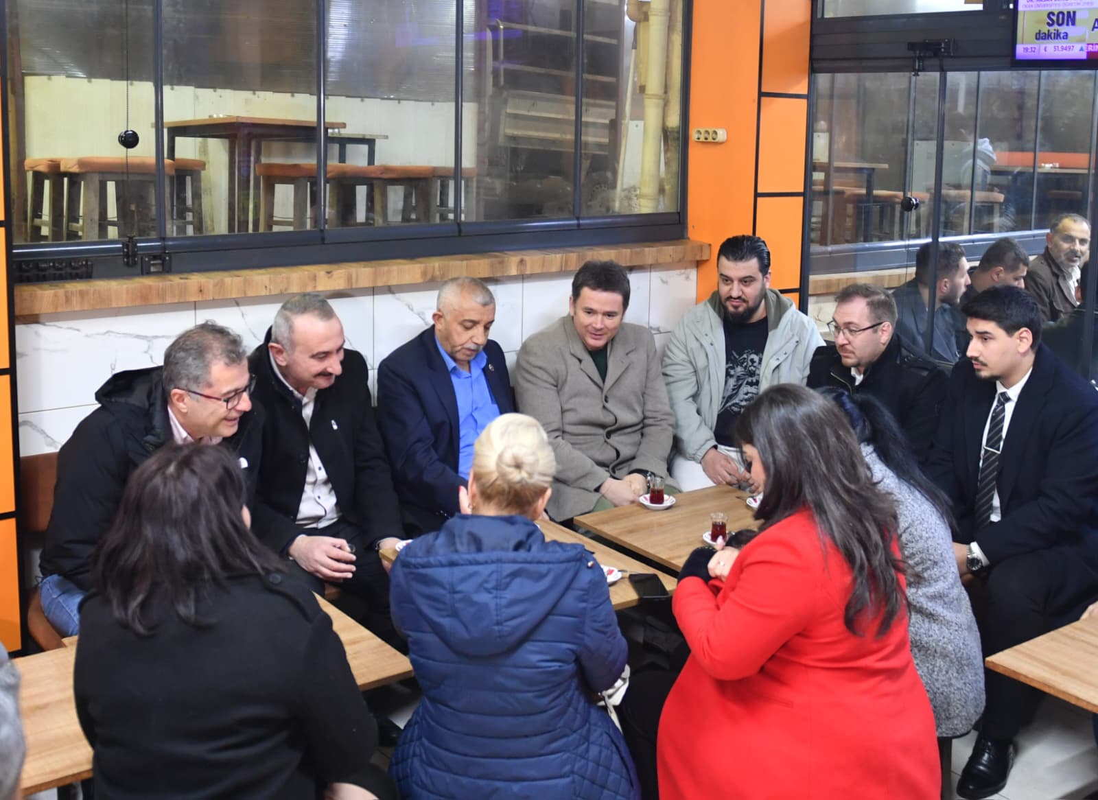 Osmangazi’de Ramazan Hem Sofralarda Hem Meydanlarda Yaşanıyor