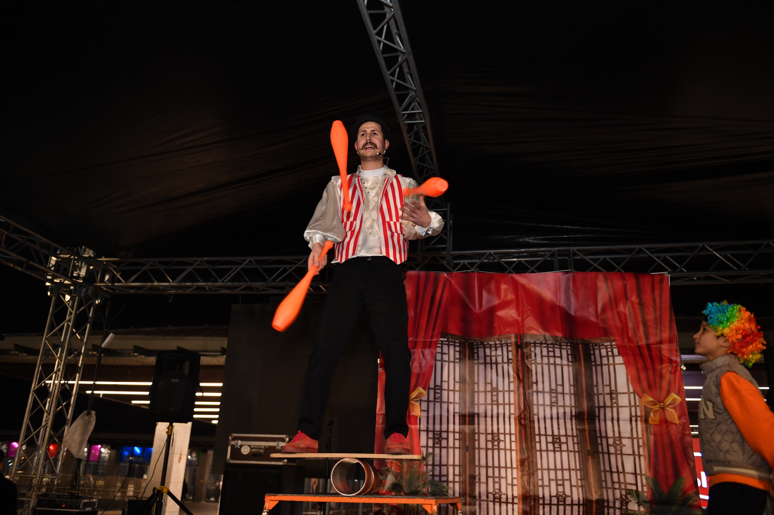 Osmangazi’de Ramazan Hem Sofralarda Hem Meydanlarda Yaşanıyor