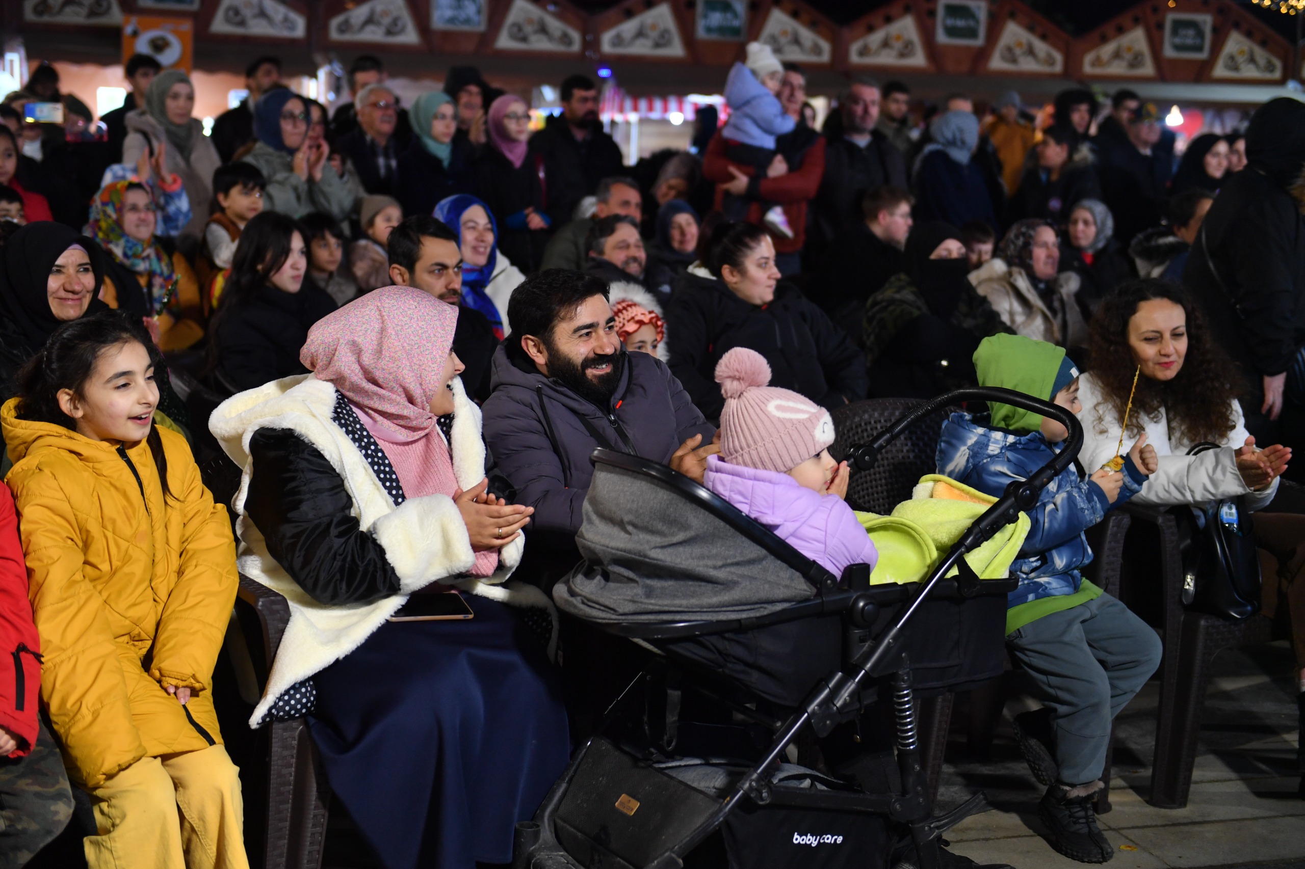 Osmangazi’de Ramazan Hem Sofralarda Hem Meydanlarda Yaşanıyor