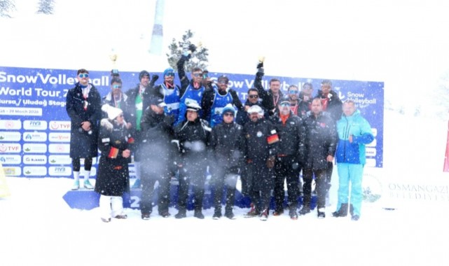 Osmangazi’den Uludağ’da Nefes Kesen Kar Voleybolu Şöleni