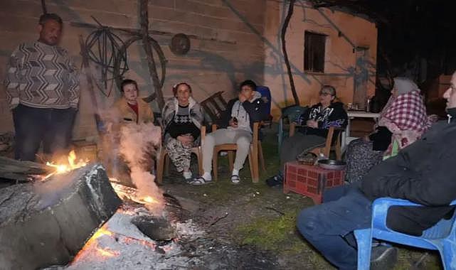 Vatandaşlar dışarda sabahladı