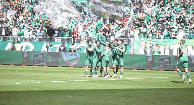 3 puan geldi şampiyonluk haftaya kaldı