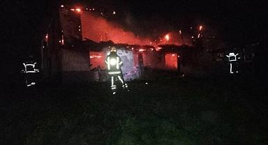 Bursa’da 2 katlı ev küle döndü