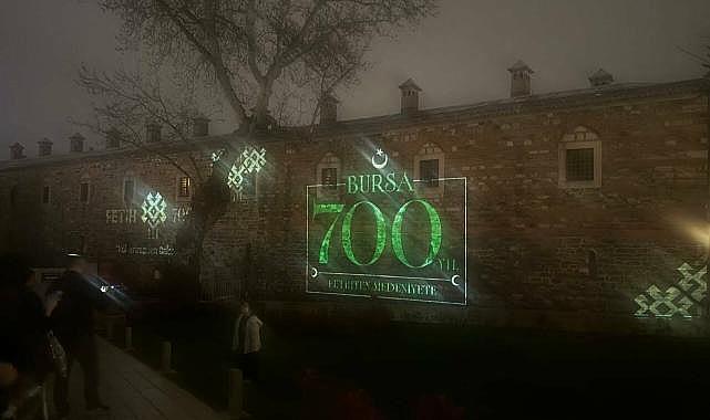 Bursa’da büyüleyen gösteri! 700 yıllık tarih ışıklarla canlandı