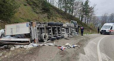 Bursa’da tır devrildi!