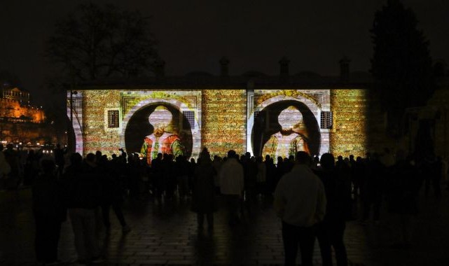 Bursa’nın 700 yıllık destanı ışık gösterisiyle anlatıldı