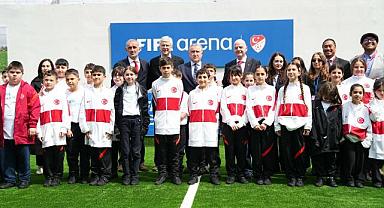 FIFA Başkanı Infantino’dan Türkiye’ye övgüler