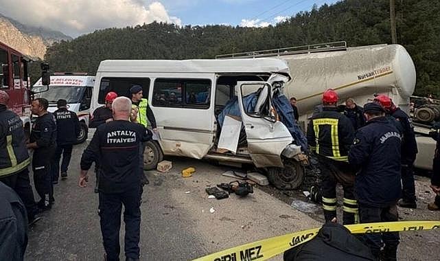 Katliam gibi kaza: Çok sayıda ölü ve yaralı var
