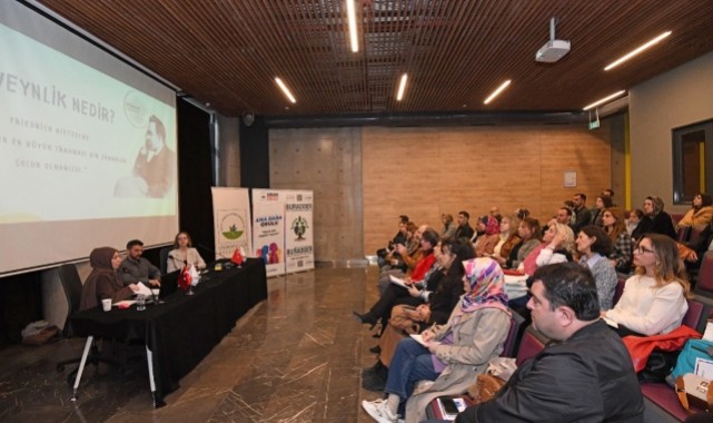 Osmangazi Belediyesi Ebeveynleri Ana Baba Okulu’nda Bilgilendirdi