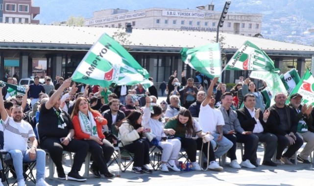 Osmangazi Meydanı’nda Bursaspor Coşkusu Zirve Yaptı